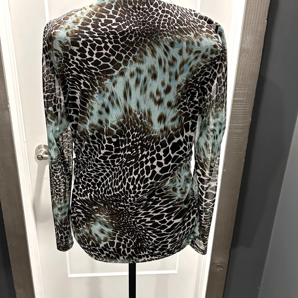 Joseph Ribkoff - Animal Print Top. Size 14 - Picture 4 of 4